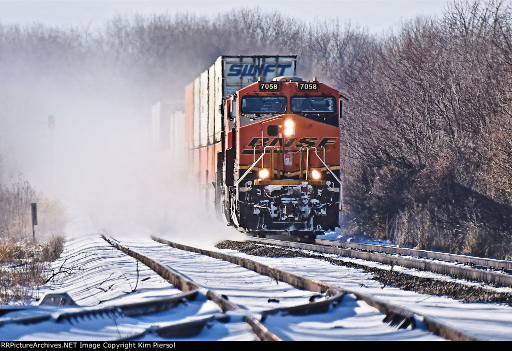 BNSF 7058